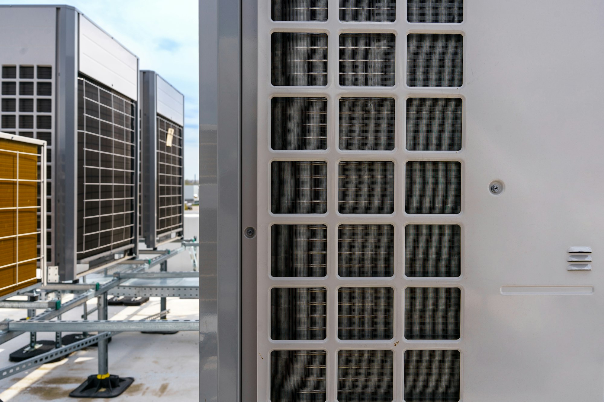Multizone air conditioning and ventilation system